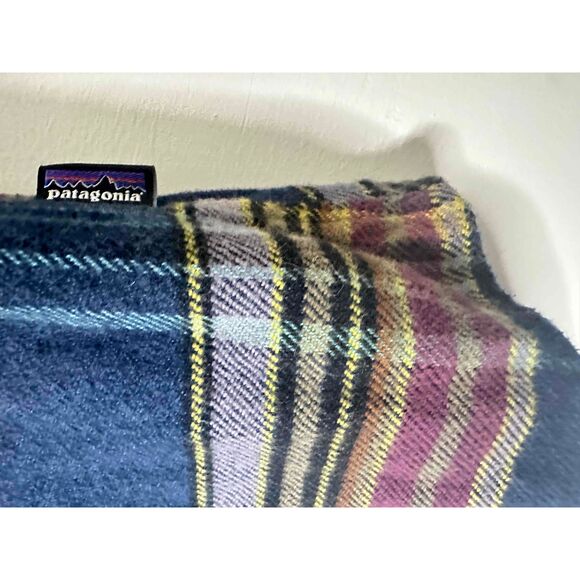 Patagonia Shirt Womans Size Small Blue Plaid Long Sleeve Button Down Flannel Fit - Picture 8 of 11